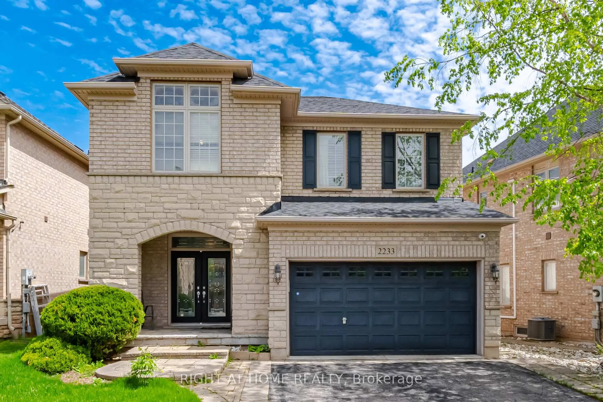 Front of 2233 Littondale Lane