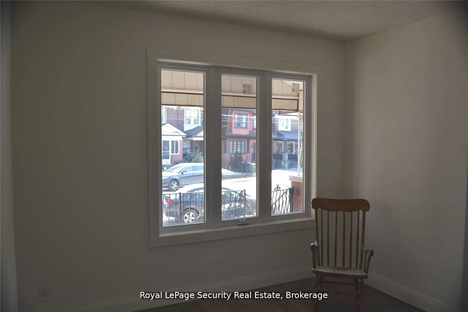Photo 2 of Unit Main, 6 Rusholme Park Crescent, Toronto, Little Portugal — HOMEH