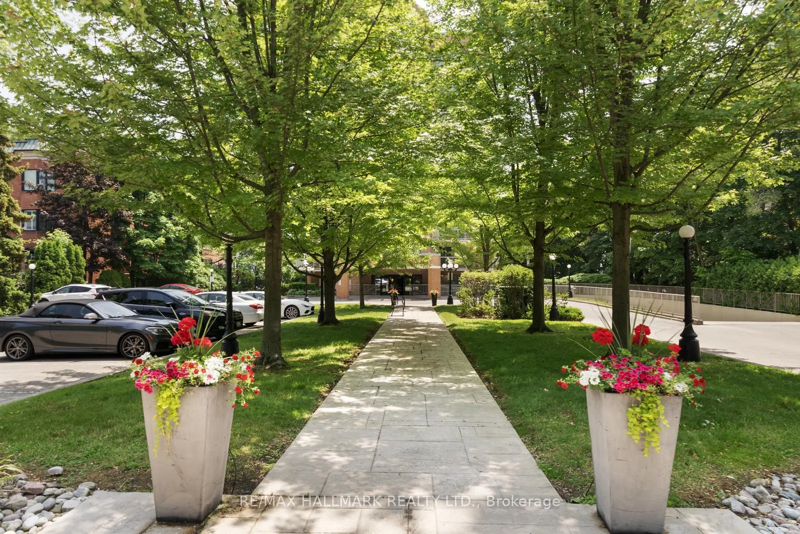 Photo 6 of Unit 104, 2210 Lakeshore Road, Burlington, Brant — HOMEH