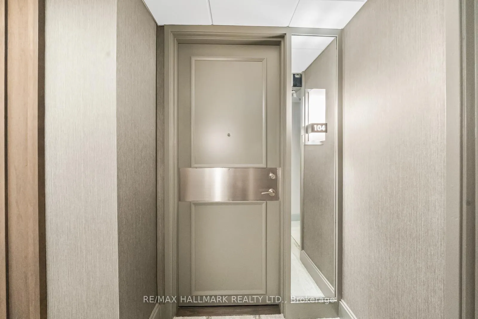 Photo 10 of Unit 104, 2210 Lakeshore Road, Burlington, Brant — HOMEH