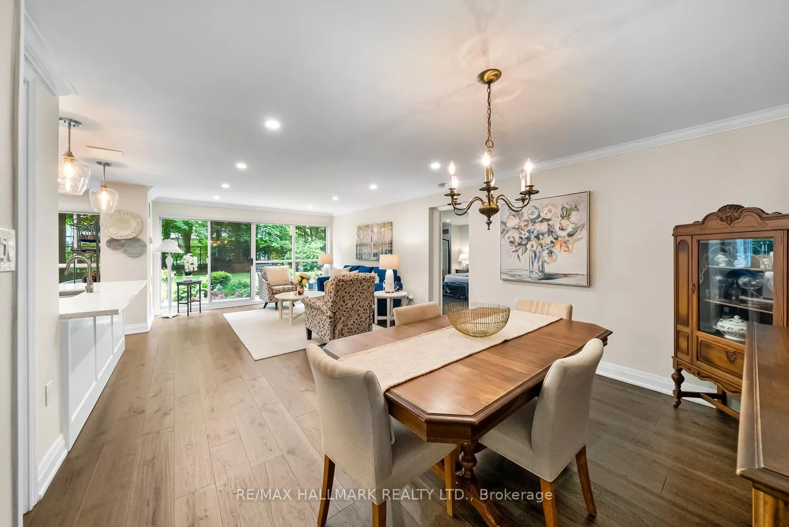Photo 13 of Unit 104, 2210 Lakeshore Road, Burlington, Brant — HOMEH