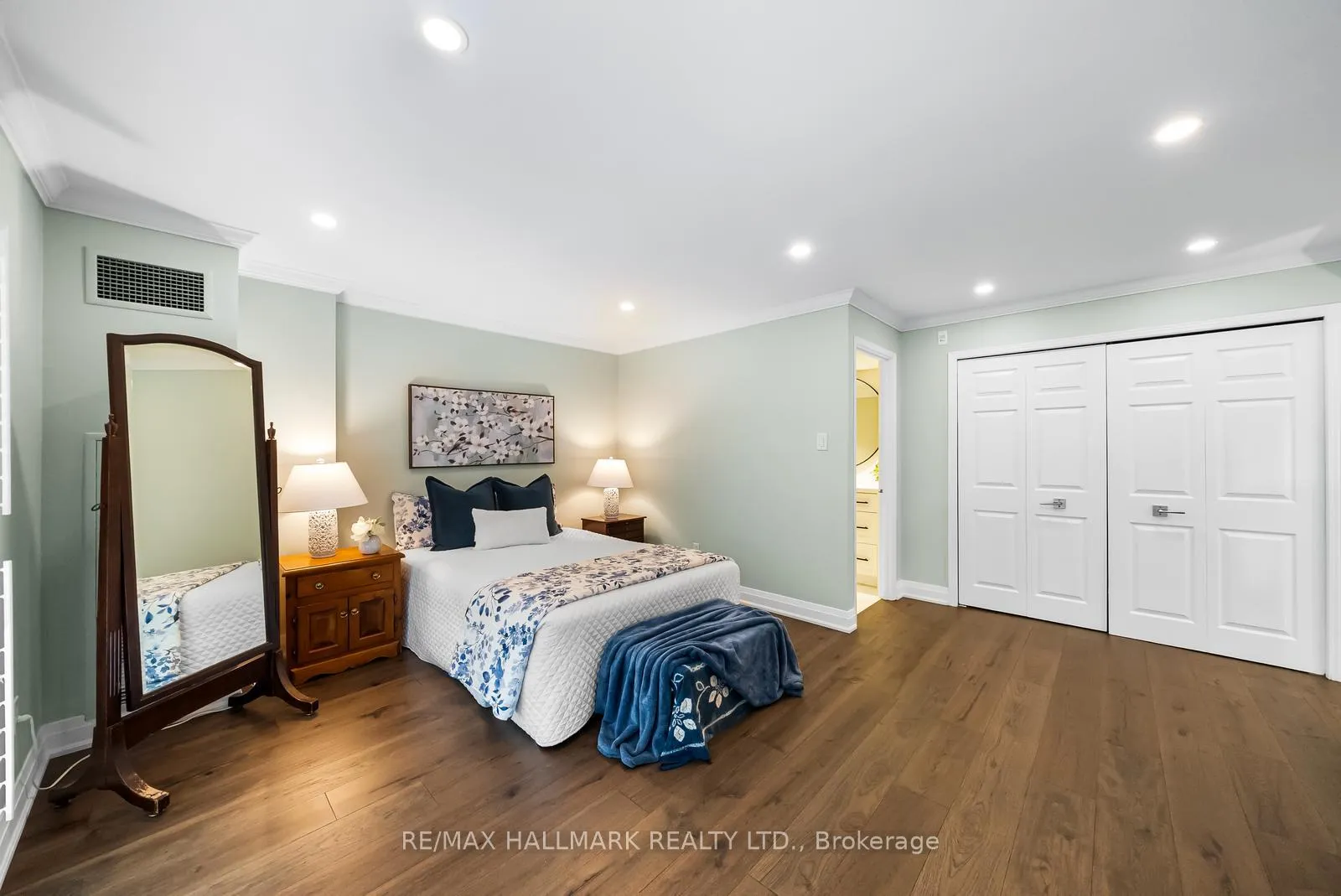 Photo 32 of Unit 104, 2210 Lakeshore Road, Burlington, Brant — HOMEH