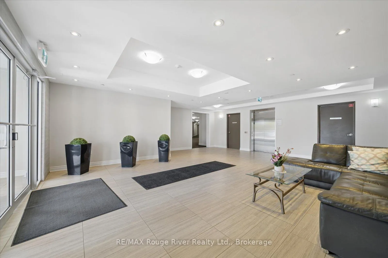 Photo 5 of Unit 124, 84 Aspen Springs Drive, Clarington, Bowmanville — HOMEH