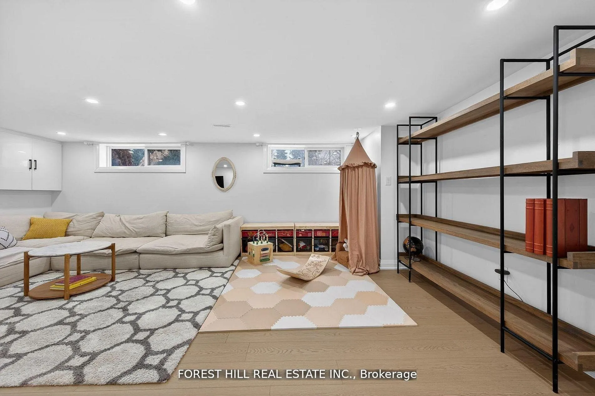 Photo 23 of 4 Holman Crescent, Aurora, Aurora Highlands — HOMEH
