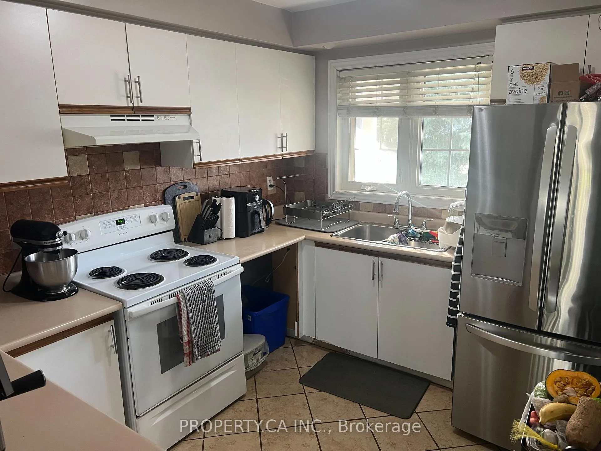 Photo 3 of 46 Seaside Circle, Brampton, Sandringham-Wellington — HOMEH