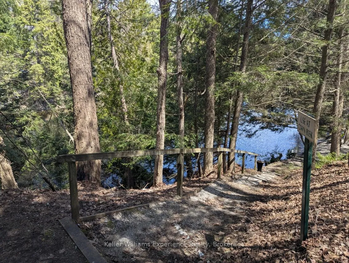 Photo 5 of 75 Southbank Drive, Bracebridge, Macaulay — HOMEH