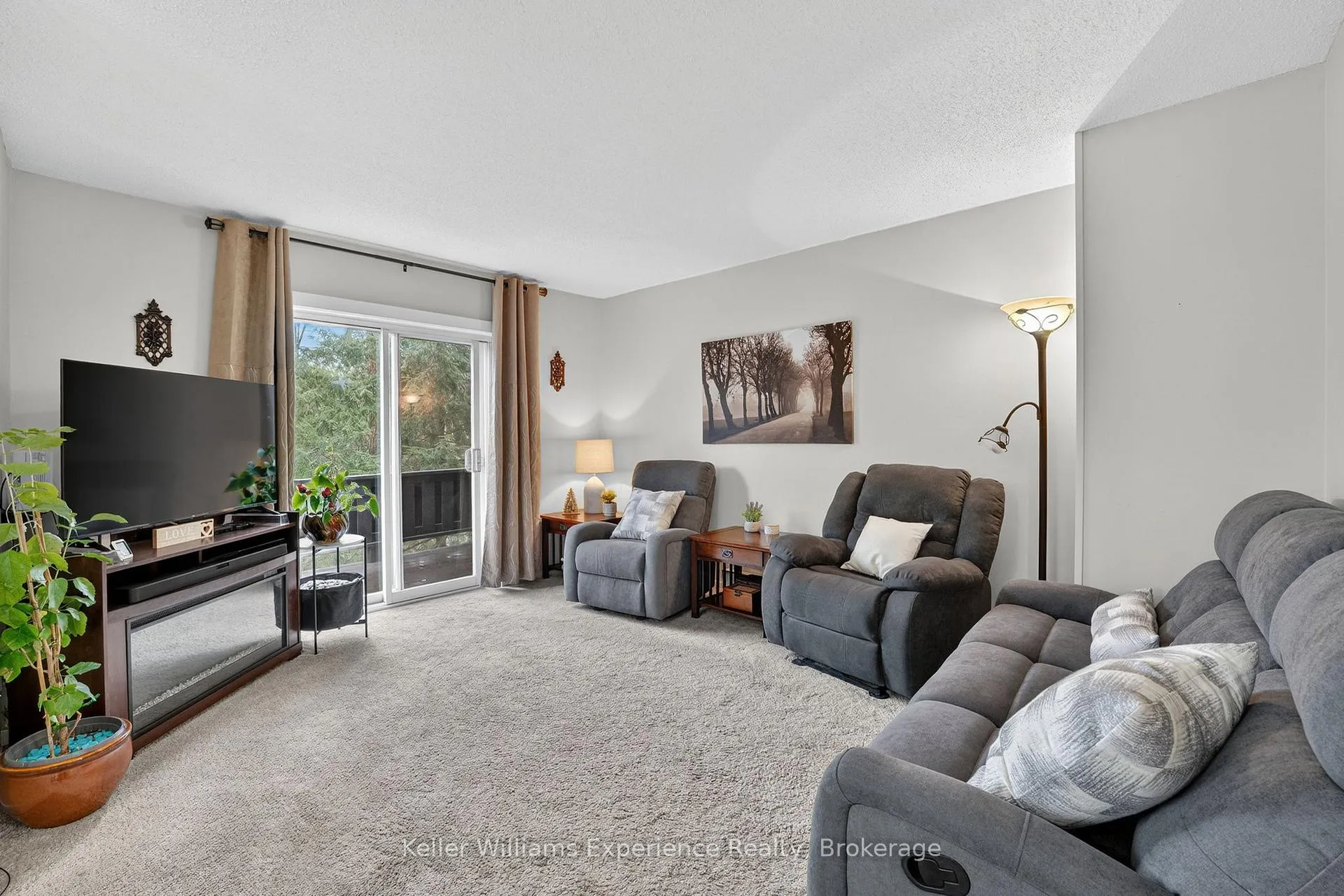 Photo 15 of 75 Southbank Drive, Bracebridge, Macaulay — HOMEH