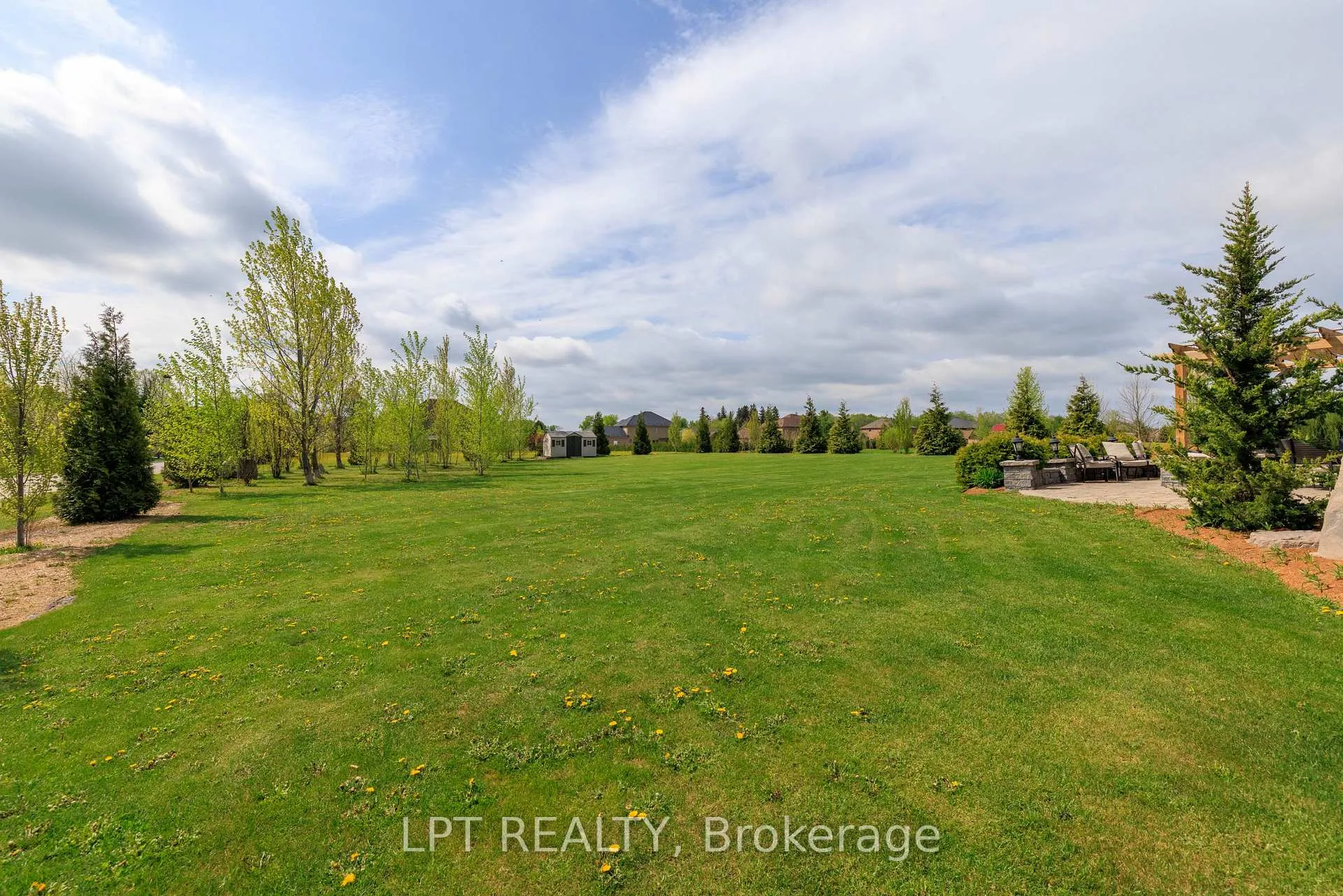 Photo 41 of 66 Stonesthrow Crescent, Uxbridge, Rural Uxbridge — HOMEH