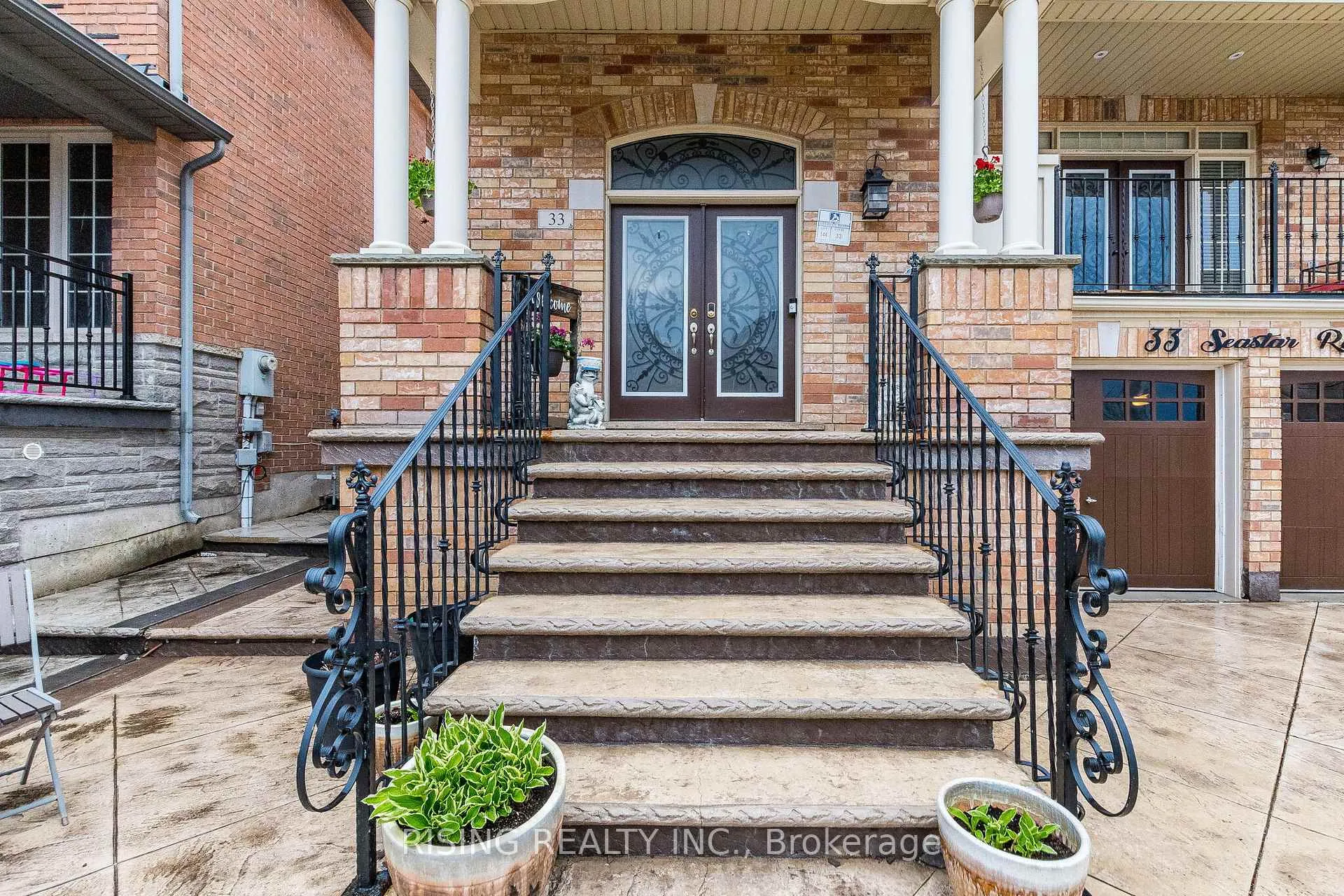 Photo 2 of 33 Seastar Road, Brampton, Bram West — HOMEH
