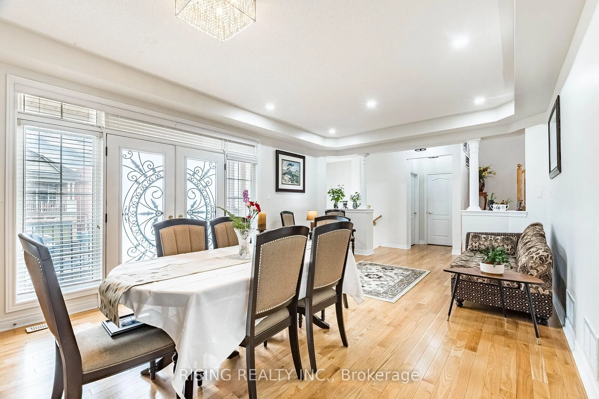 Photo 4 of 33 Seastar Road, Brampton, Bram West — HOMEH