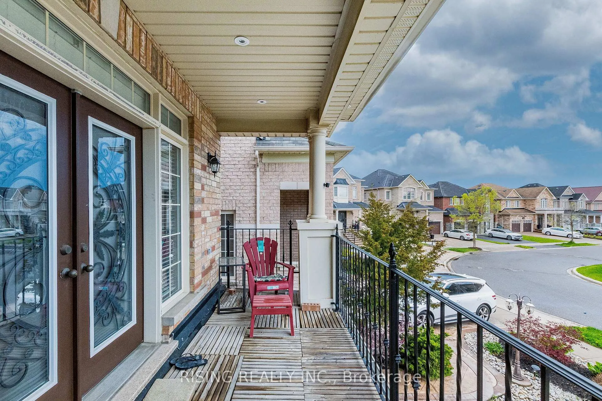 Photo 5 of 33 Seastar Road, Brampton, Bram West — HOMEH