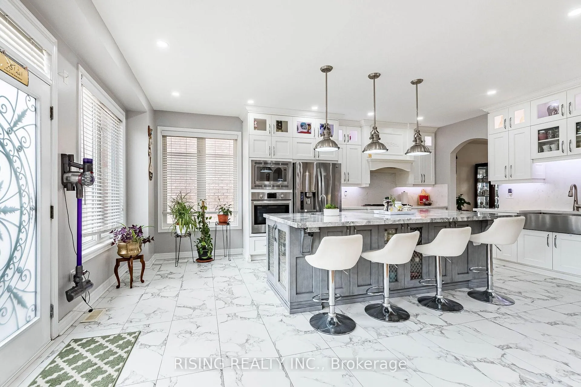 Photo 7 of 33 Seastar Road, Brampton, Bram West — HOMEH