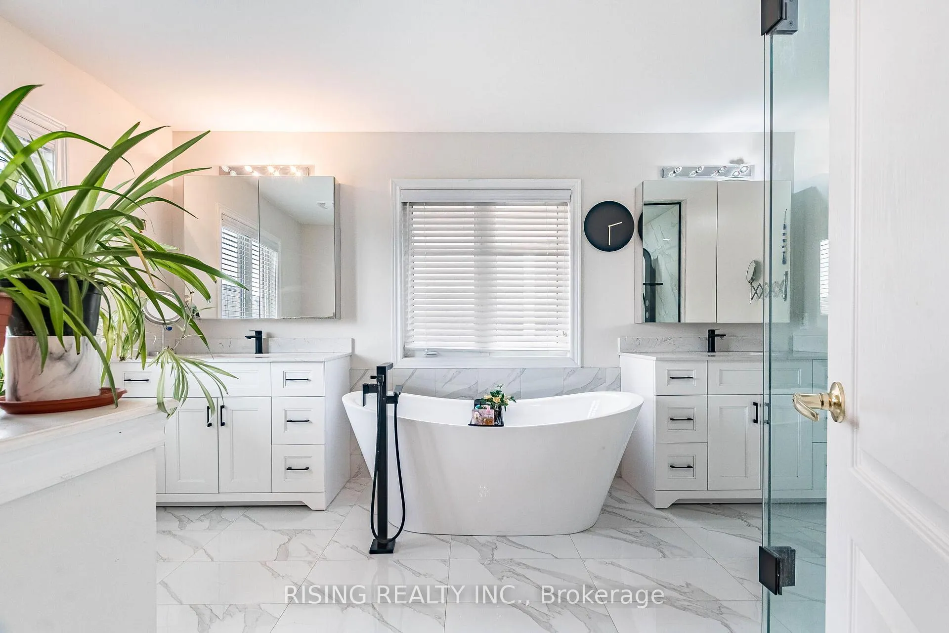 Photo 18 of 33 Seastar Road, Brampton, Bram West — HOMEH