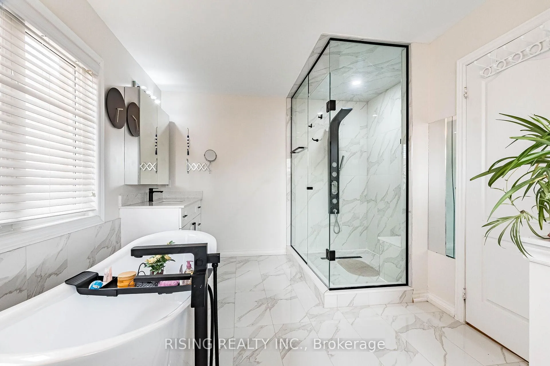 Photo 19 of 33 Seastar Road, Brampton, Bram West — HOMEH
