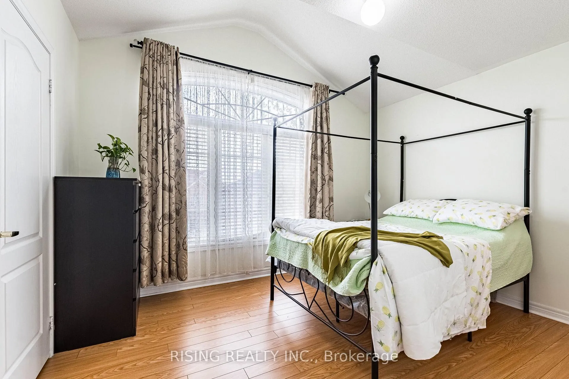 Photo 20 of 33 Seastar Road, Brampton, Bram West — HOMEH