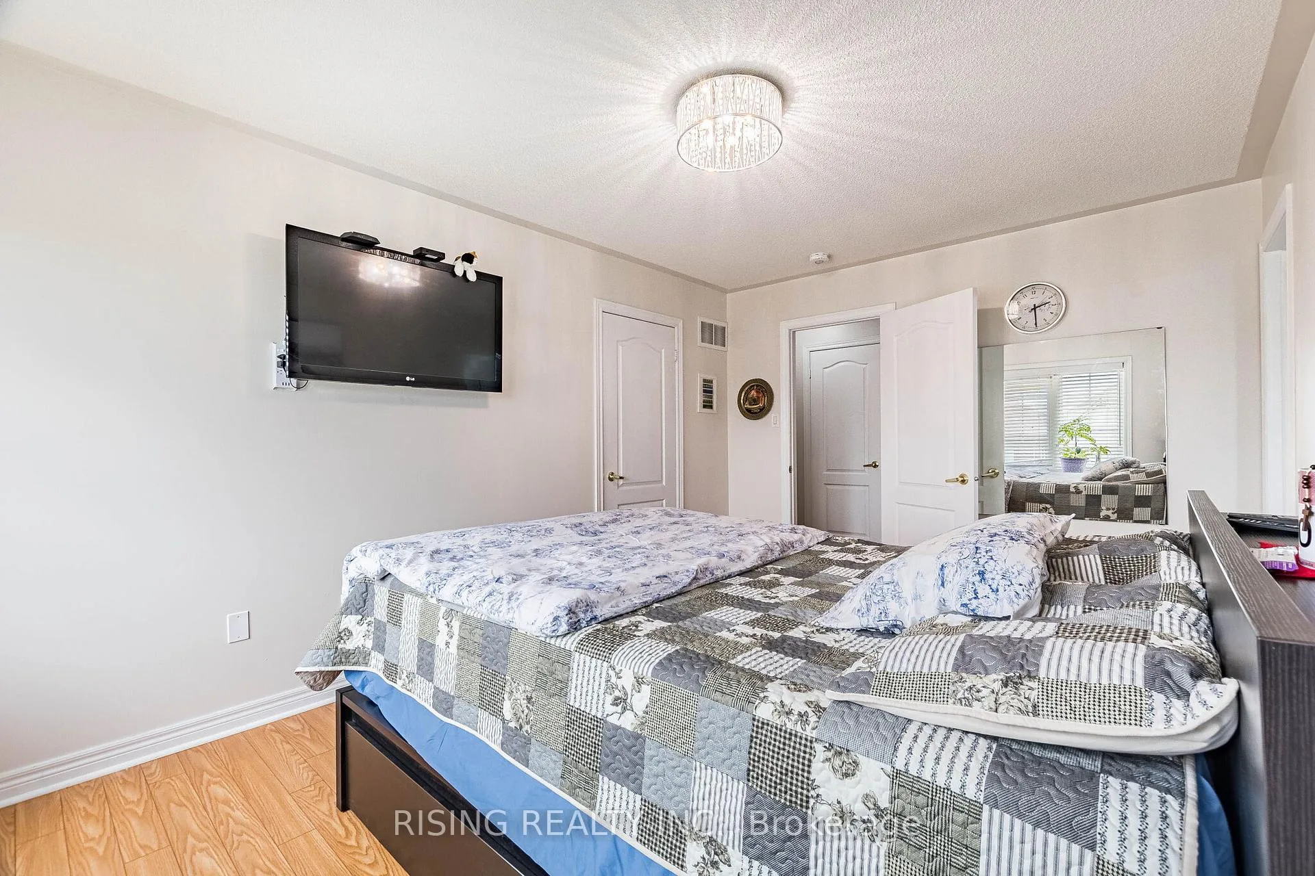 Photo 25 of 33 Seastar Road, Brampton, Bram West — HOMEH