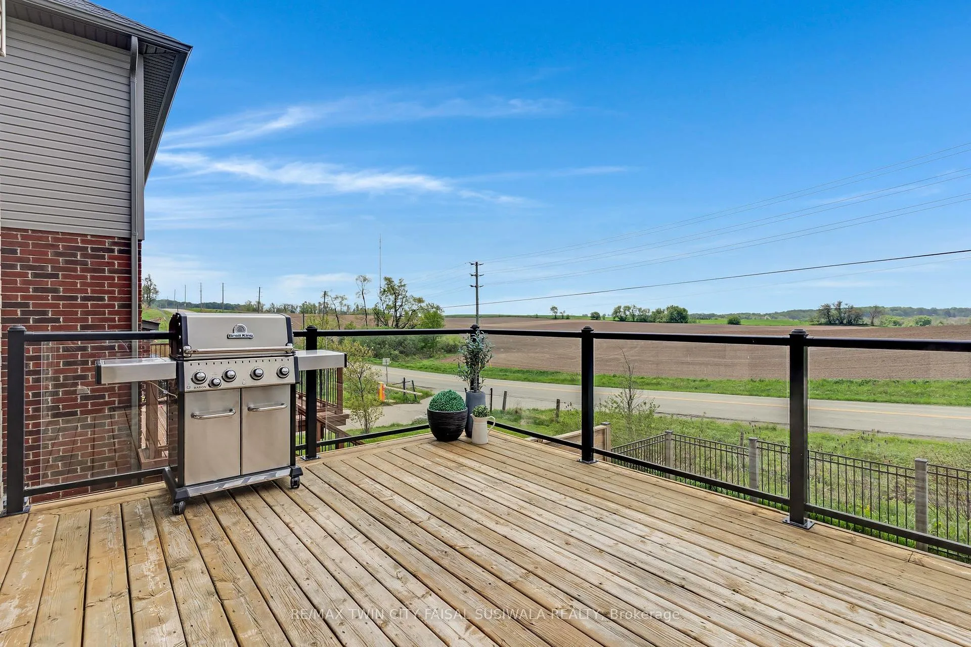 Photo 9 of 795 Autumn Willow Drive, Waterloo — HOMEH