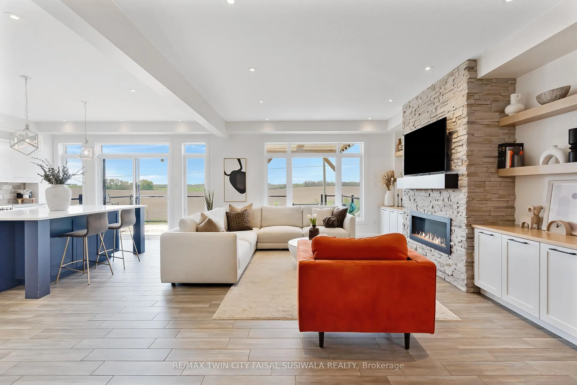 Photo 19 of 795 Autumn Willow Drive, Waterloo — HOMEH