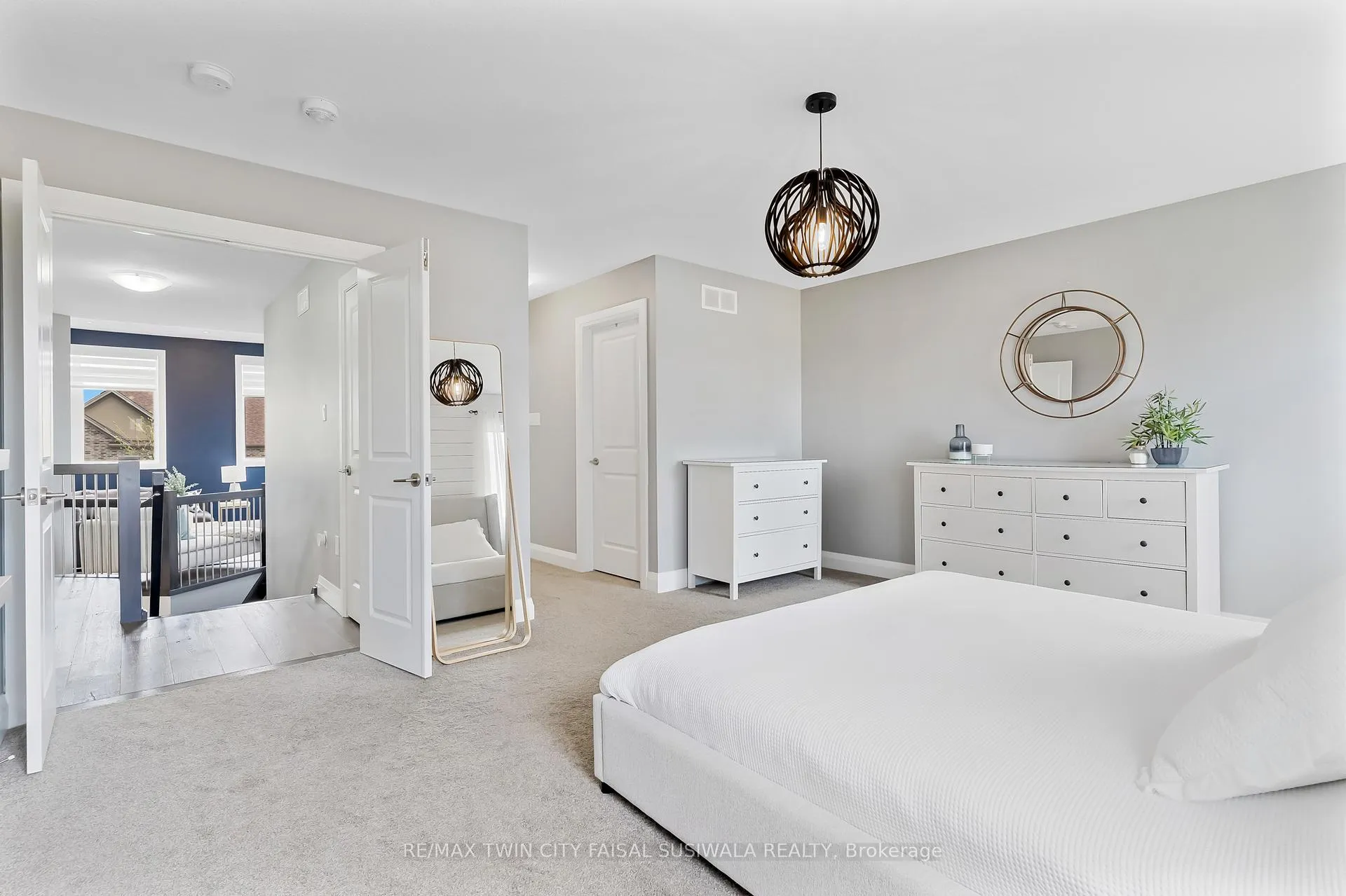 Photo 31 of 795 Autumn Willow Drive, Waterloo — HOMEH