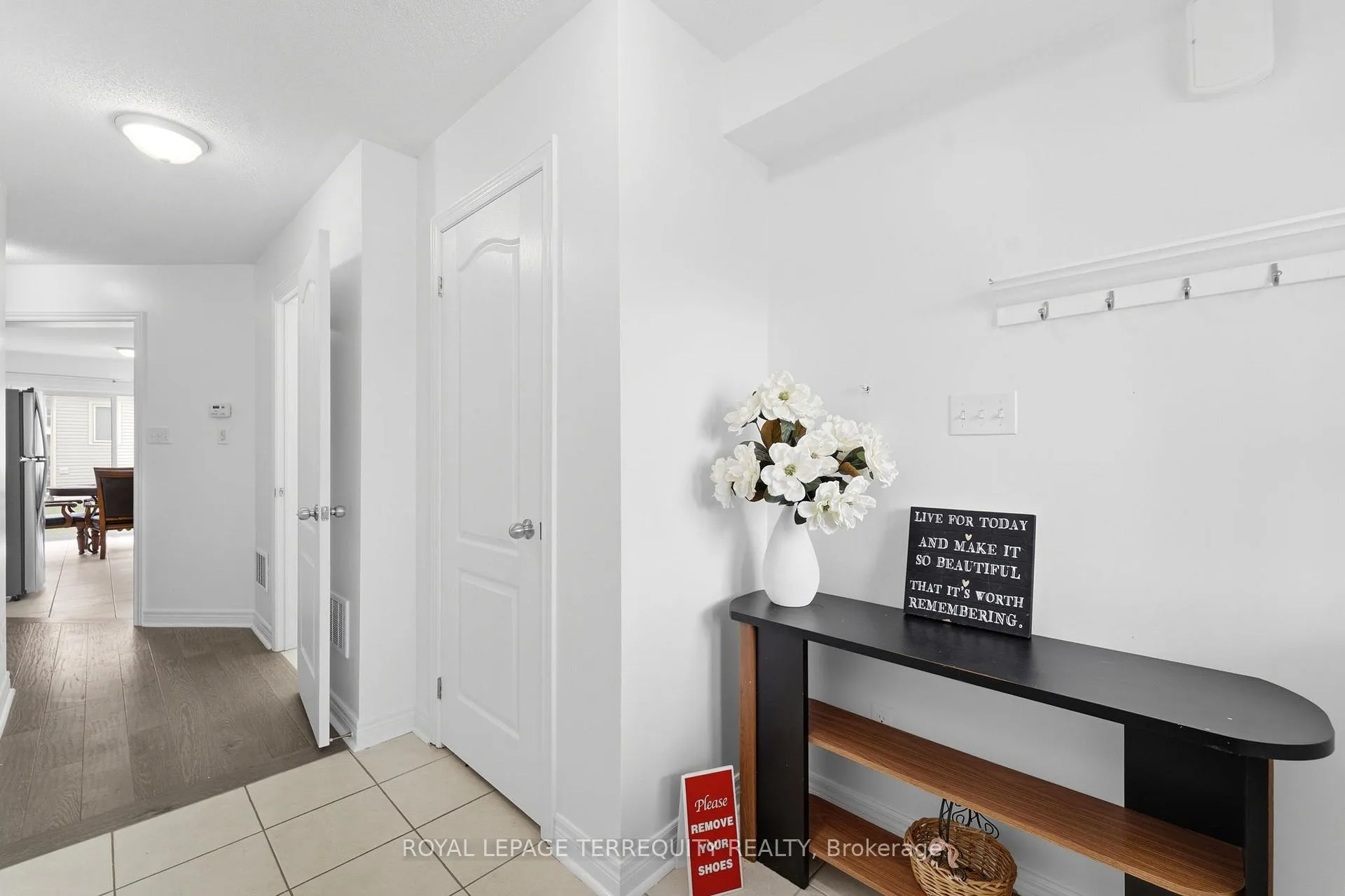 Photo 2 of 35 Colonel Lyall Street, St. Catharines, Secord Woods — HOMEH