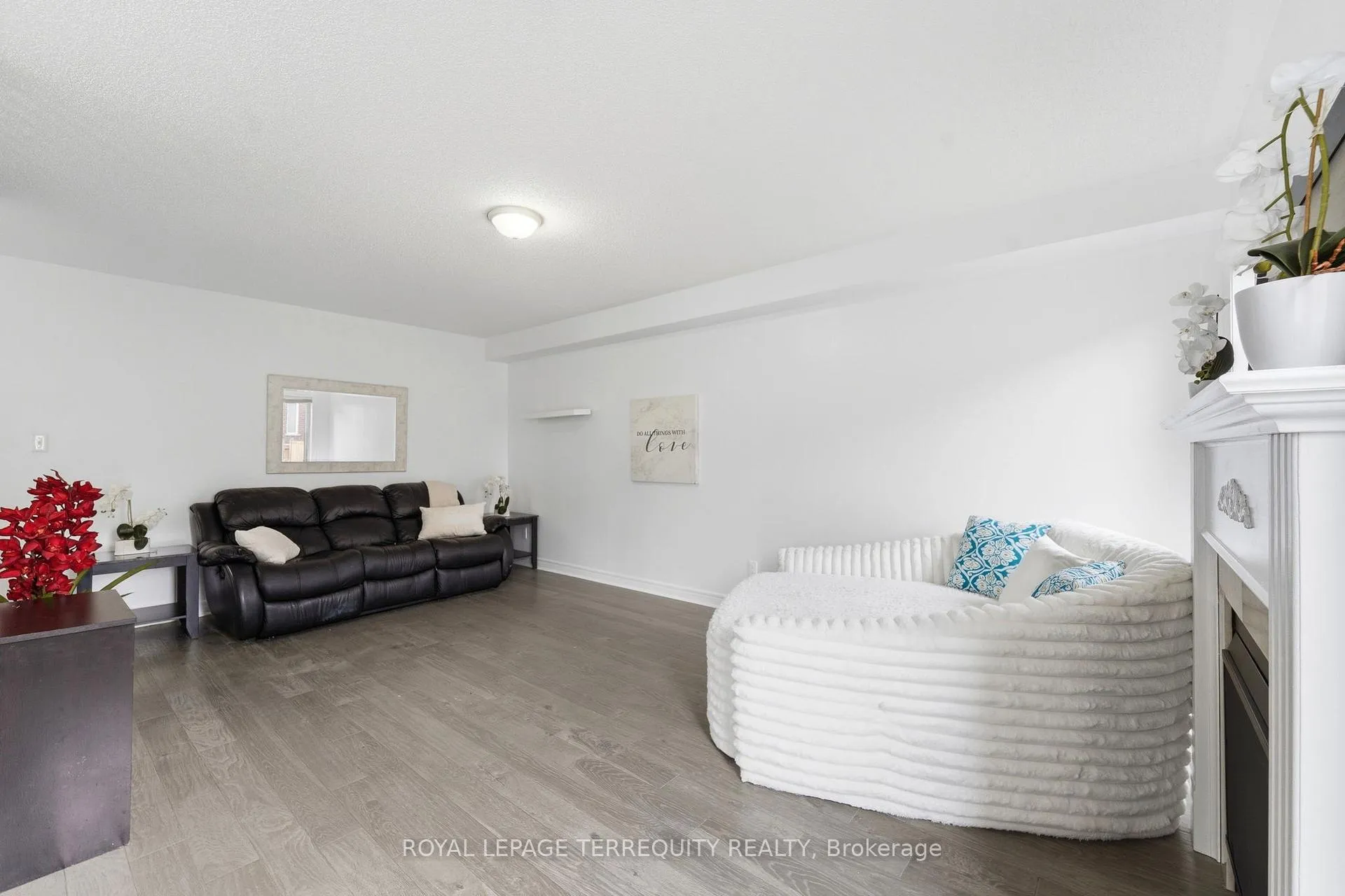 Photo 5 of 35 Colonel Lyall Street, St. Catharines, Secord Woods — HOMEH