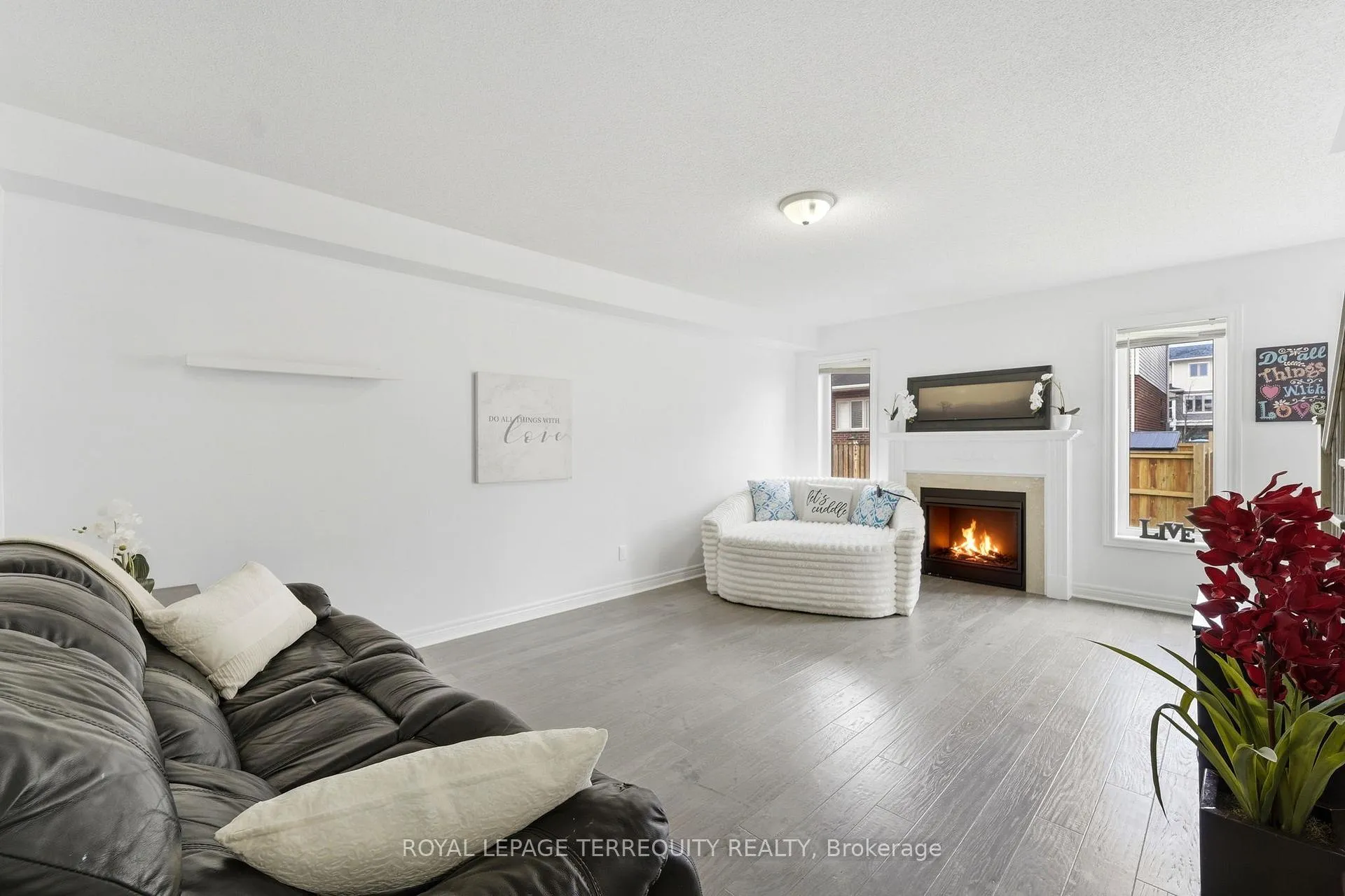Photo 6 of 35 Colonel Lyall Street, St. Catharines, Secord Woods — HOMEH