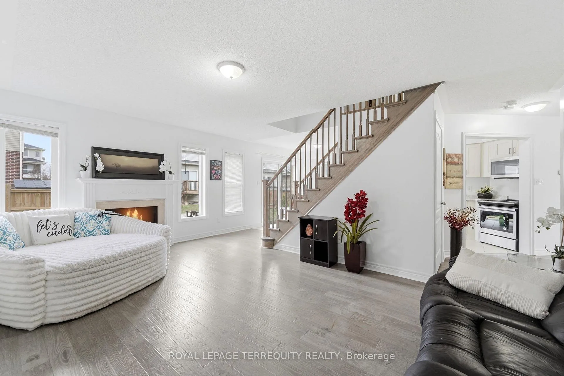 Photo 7 of 35 Colonel Lyall Street, St. Catharines, Secord Woods — HOMEH
