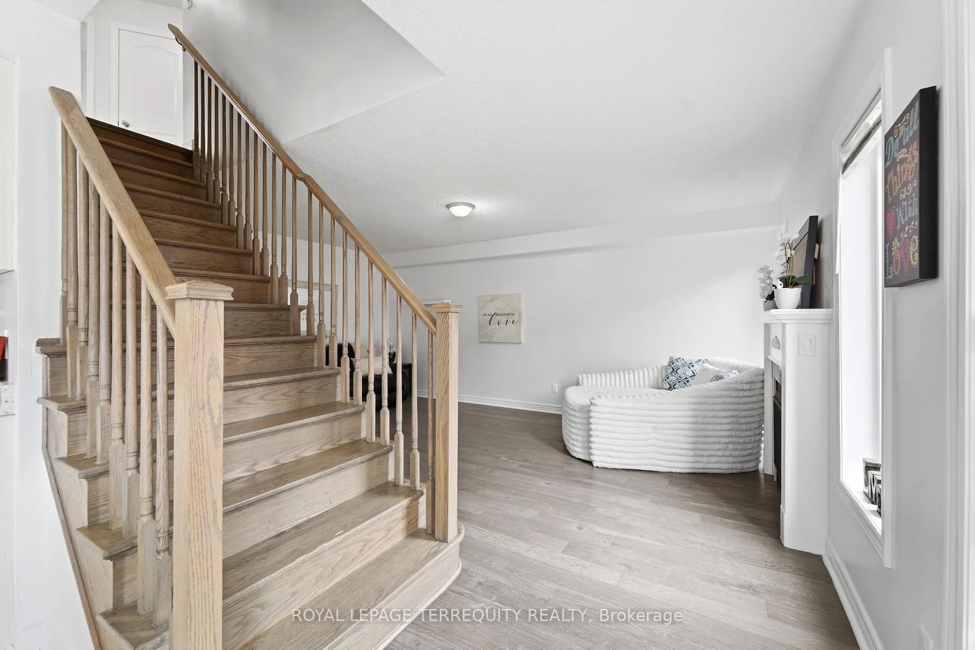 Photo 15 of 35 Colonel Lyall Street, St. Catharines, Secord Woods — HOMEH