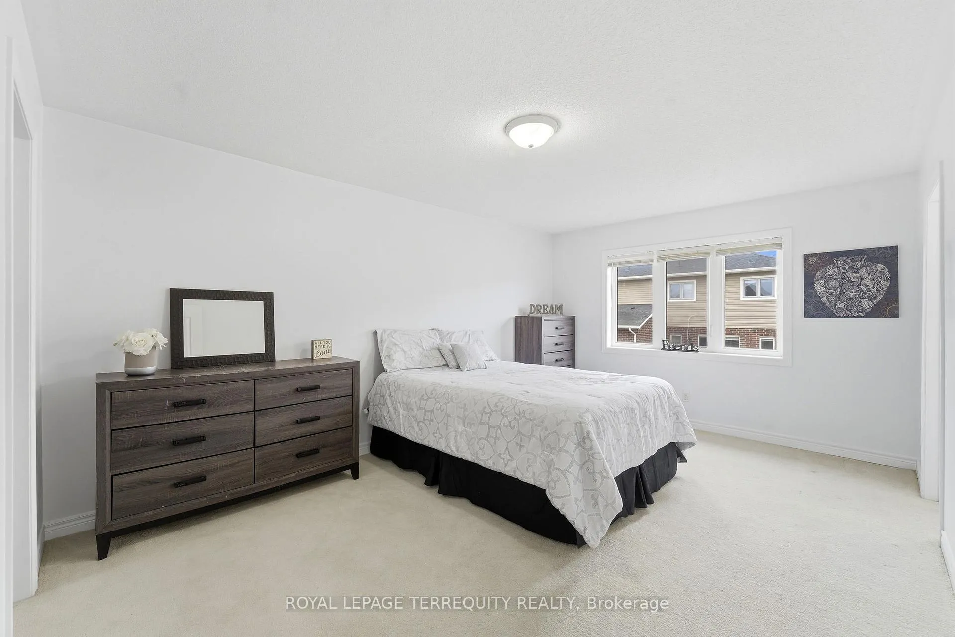 Photo 20 of 35 Colonel Lyall Street, St. Catharines, Secord Woods — HOMEH