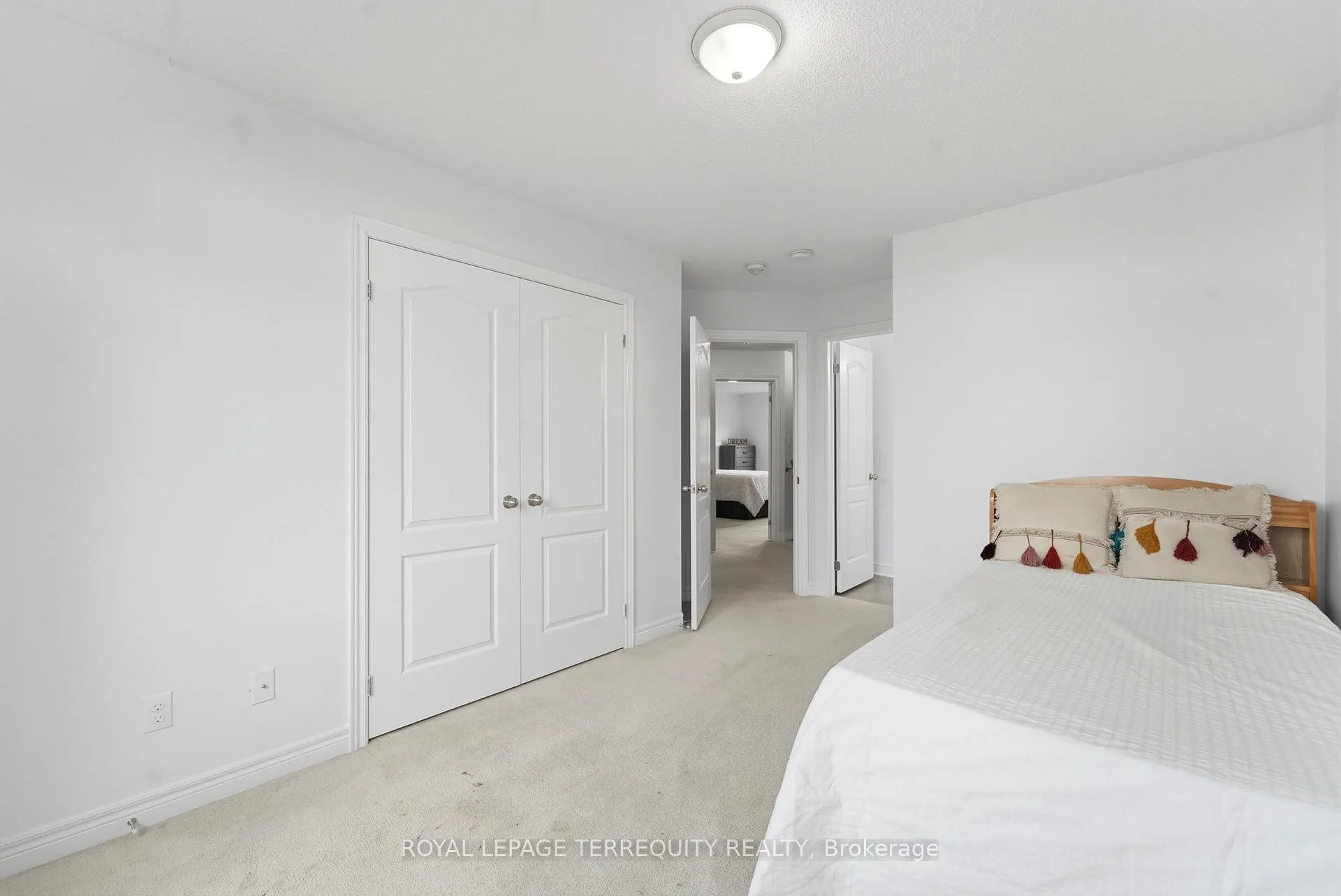 Photo 27 of 35 Colonel Lyall Street, St. Catharines, Secord Woods — HOMEH