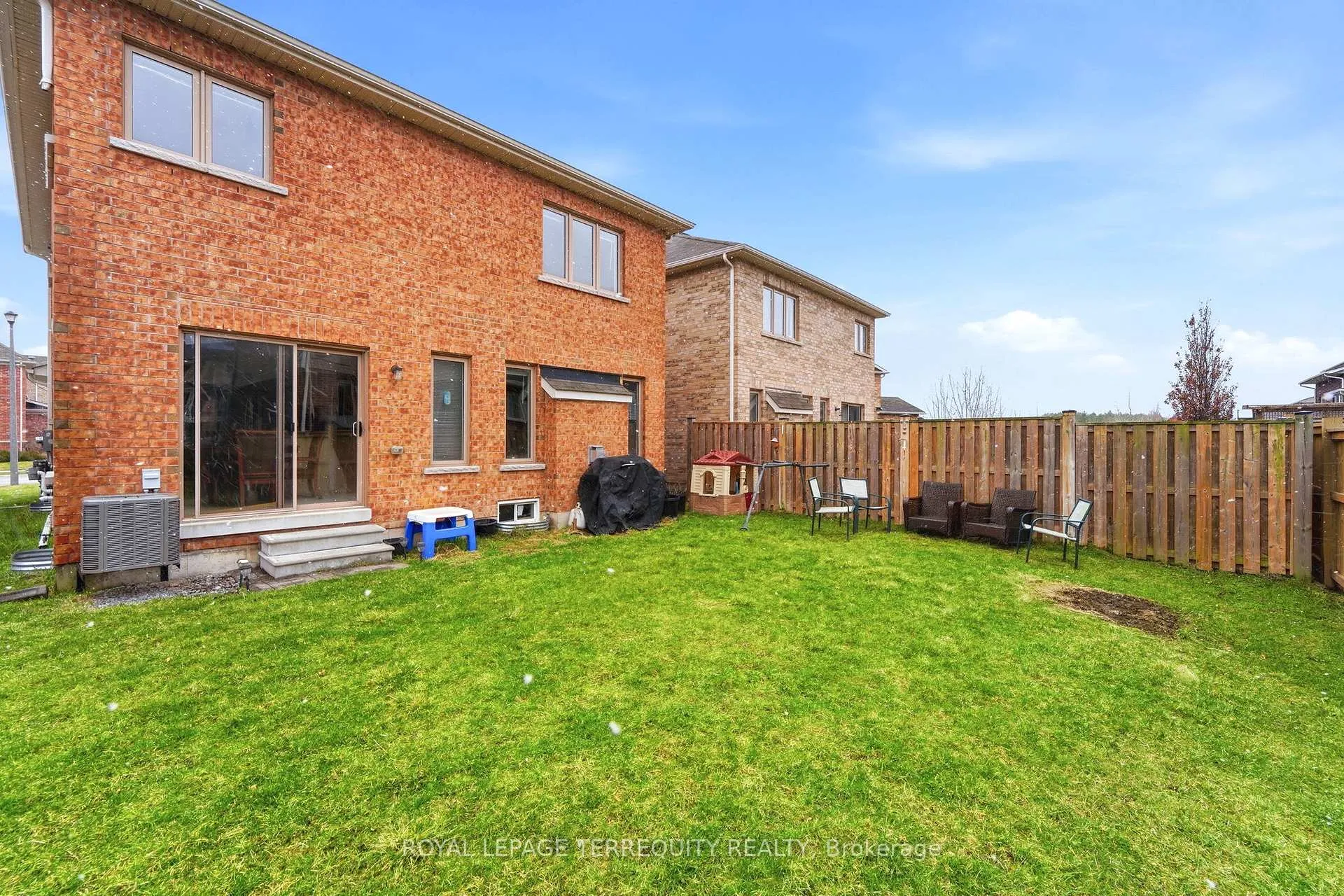 Photo 35 of 35 Colonel Lyall Street, St. Catharines, Secord Woods — HOMEH