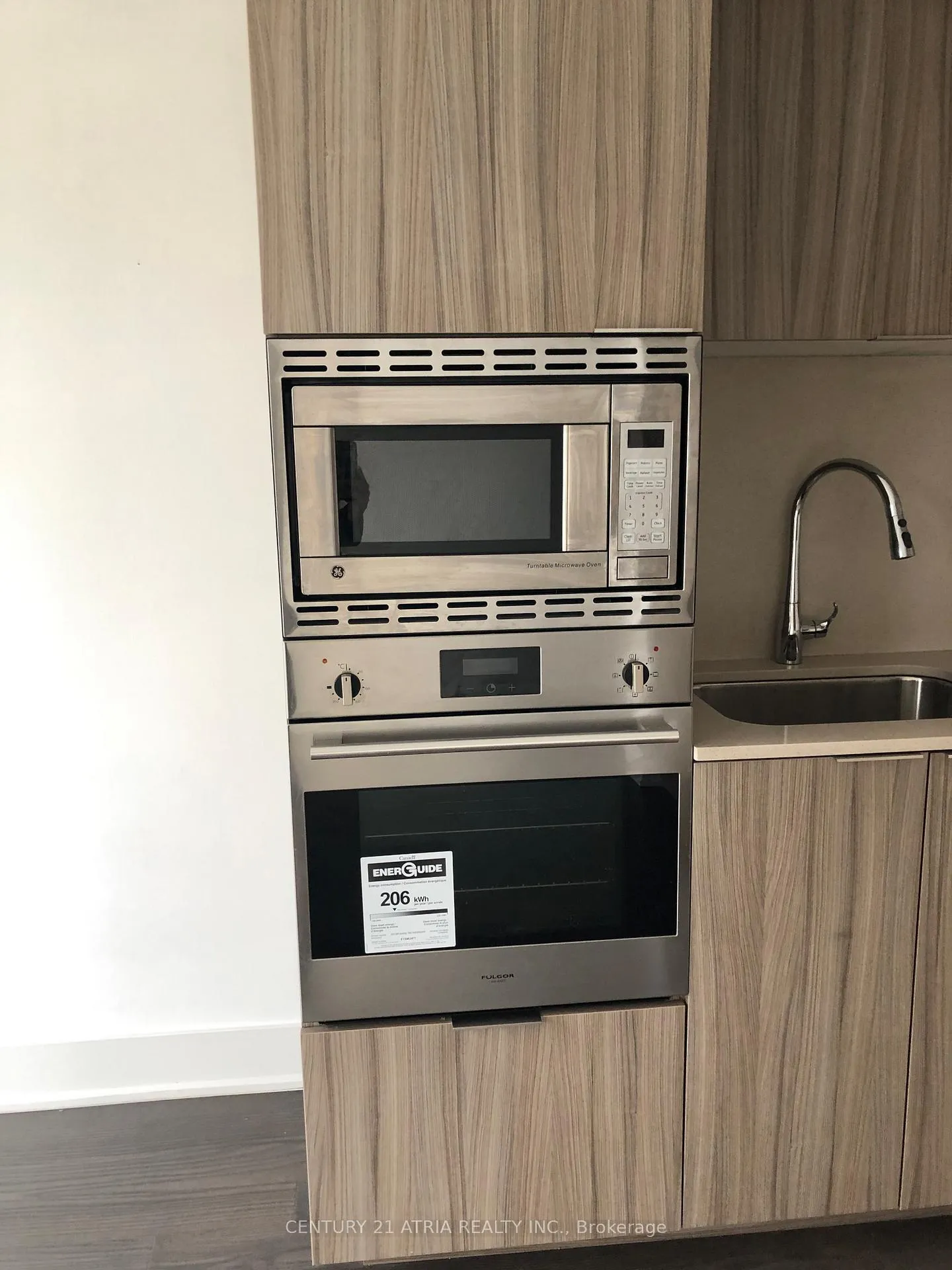 Photo 5 of Unit 1505, 955 Bay Street, Toronto, Bay Street Corridor — HOMEH