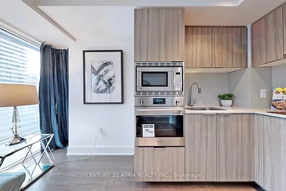 Photo 7 of Unit 1505, 955 Bay Street, Toronto, Bay Street Corridor — HOMEH