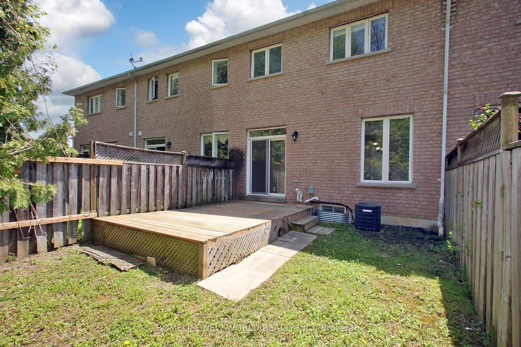 Photo 4 of 362 Strouds Lane, Pickering, Highbush — HOMEH