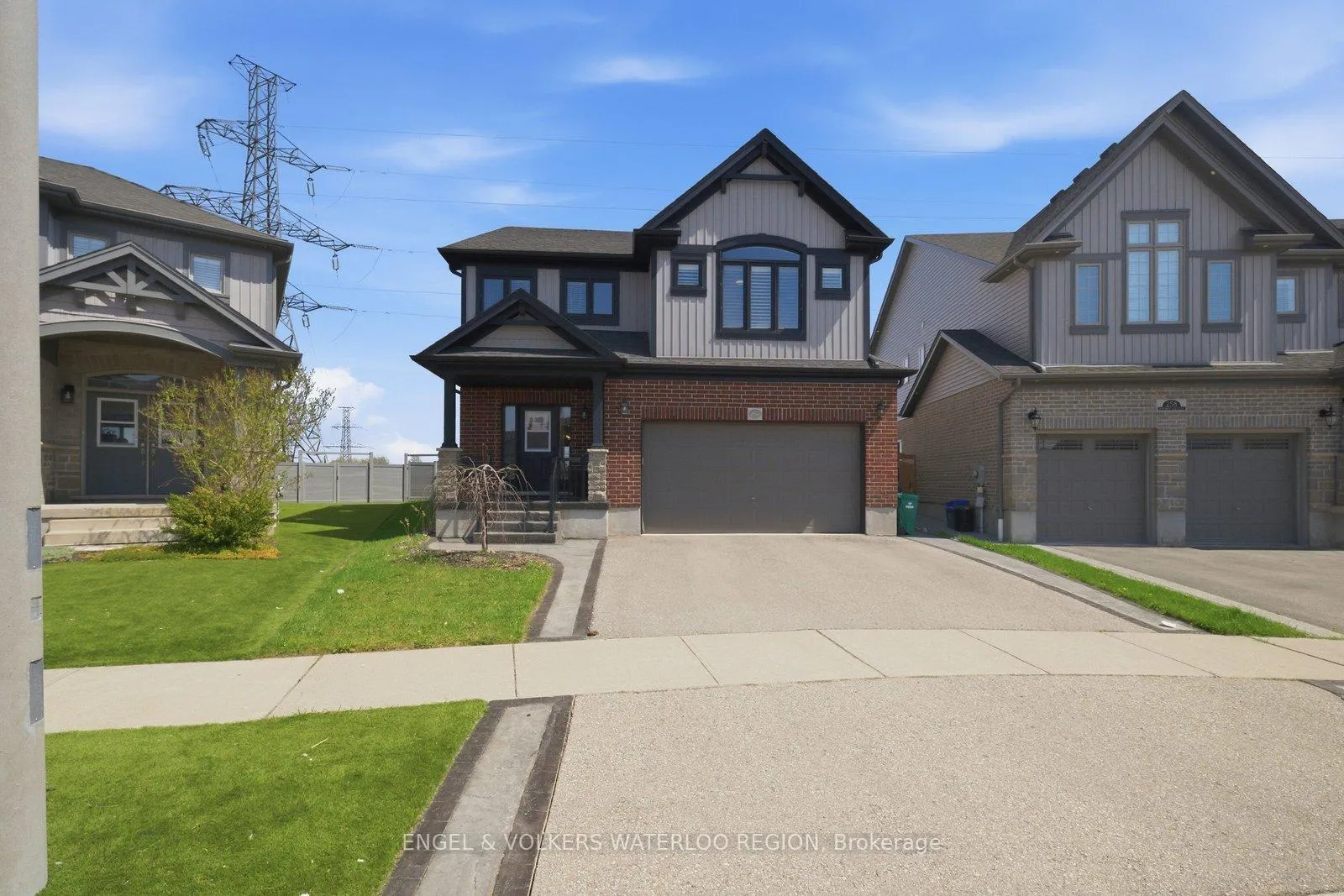 Front of 260 Dewdrop Crescent