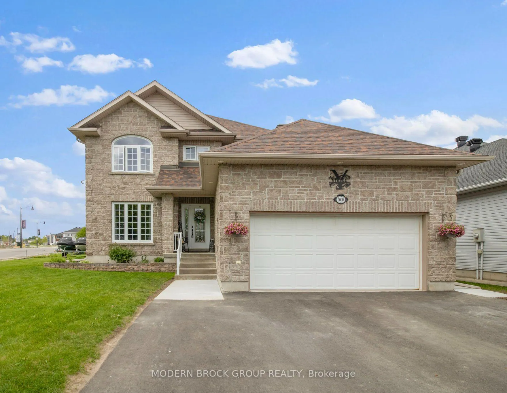 Photo of 1000 Crestwood Drive