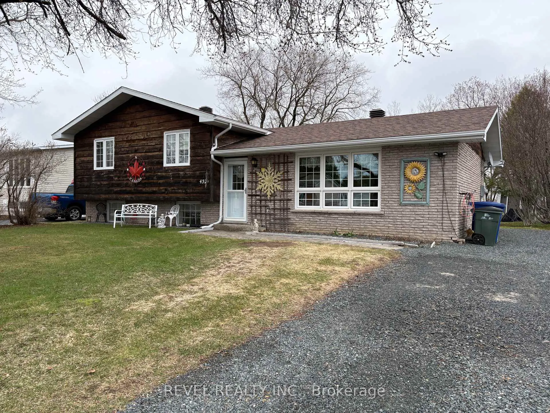 Photo 31 of 452 Eleventh Avenue, Cochrane — HOMEH