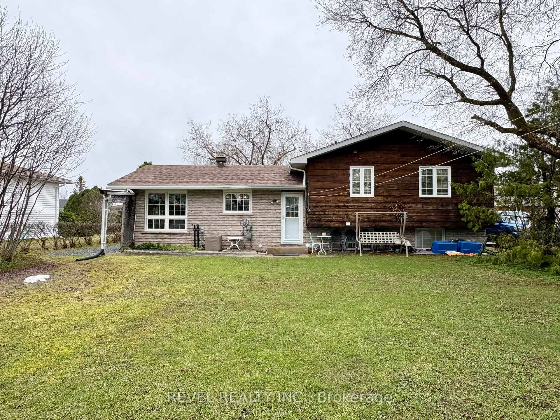 Photo 32 of 452 Eleventh Avenue, Cochrane — HOMEH