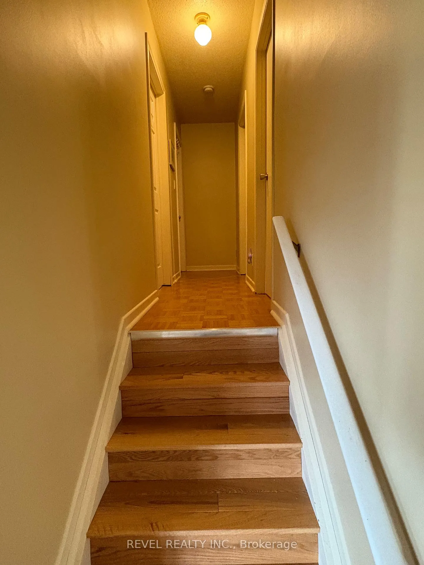 Photo 13 of 452 Eleventh Avenue, Cochrane — HOMEH