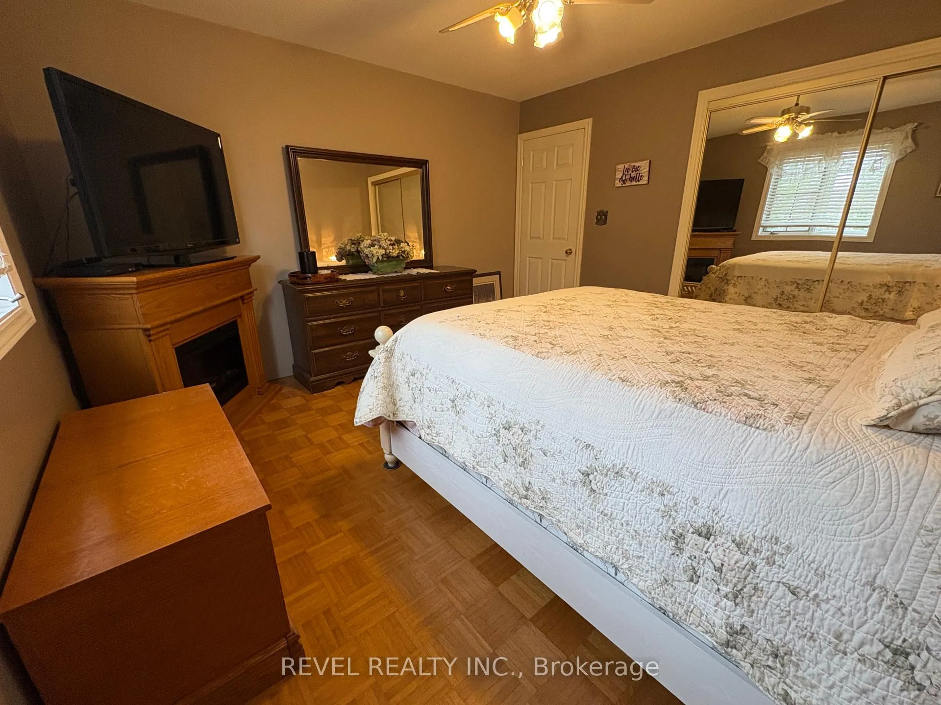 Photo 15 of 452 Eleventh Avenue, Cochrane — HOMEH