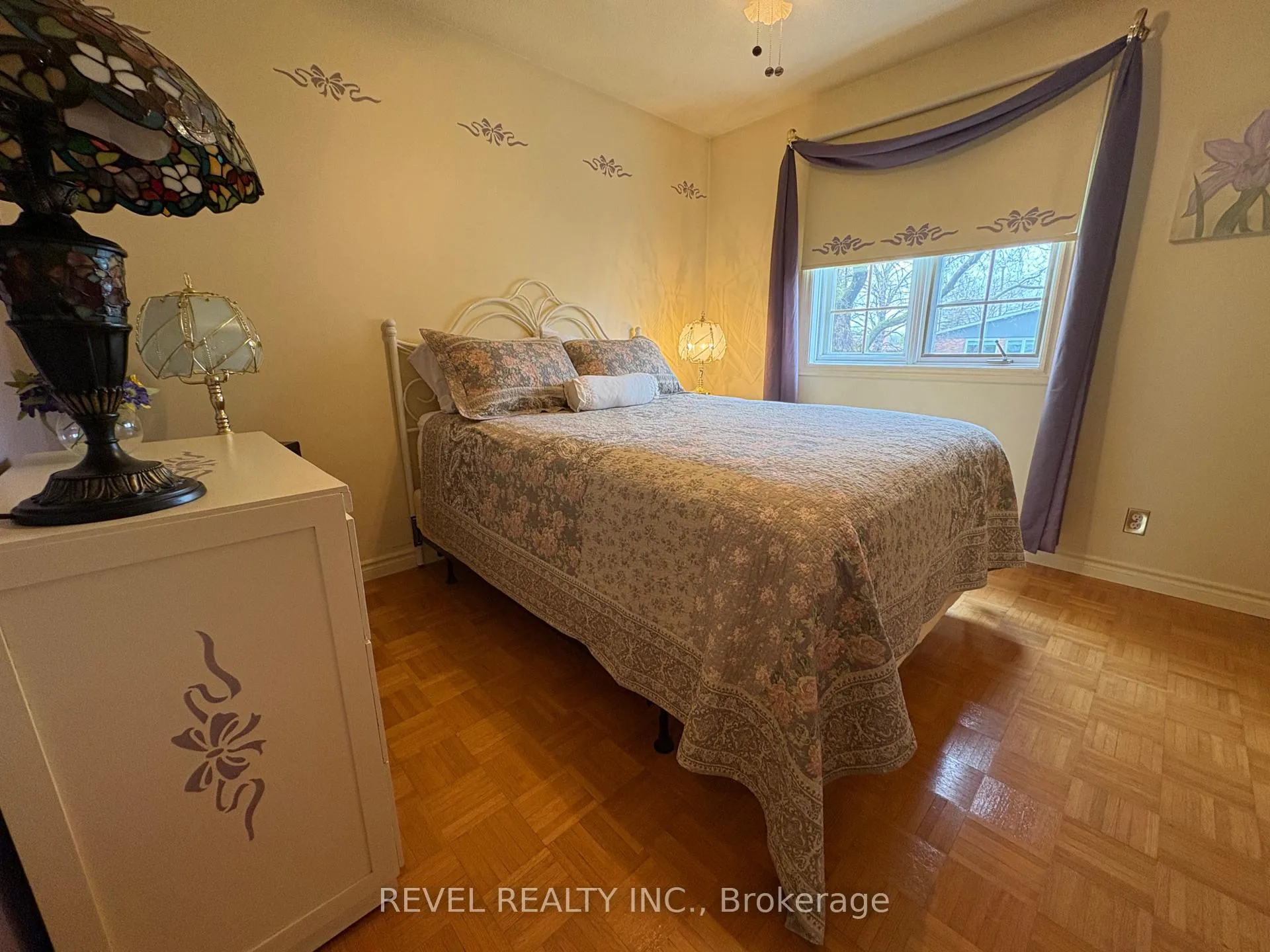 Photo 16 of 452 Eleventh Avenue, Cochrane — HOMEH