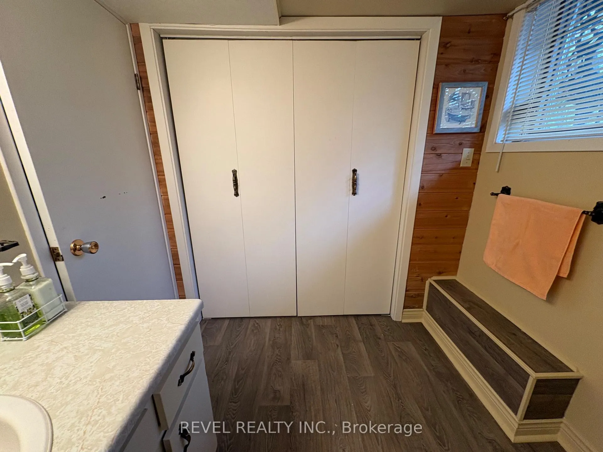 Photo 25 of 452 Eleventh Avenue, Cochrane — HOMEH