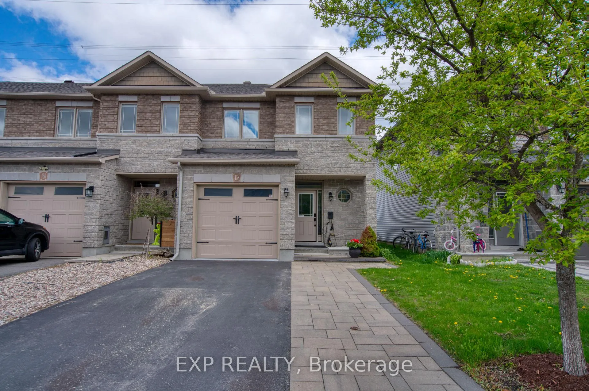 Photo 2 of 458 Barrick Hill Road, Ottawa, Kanata - Emerald Meadows/Trailwest — HOMEH