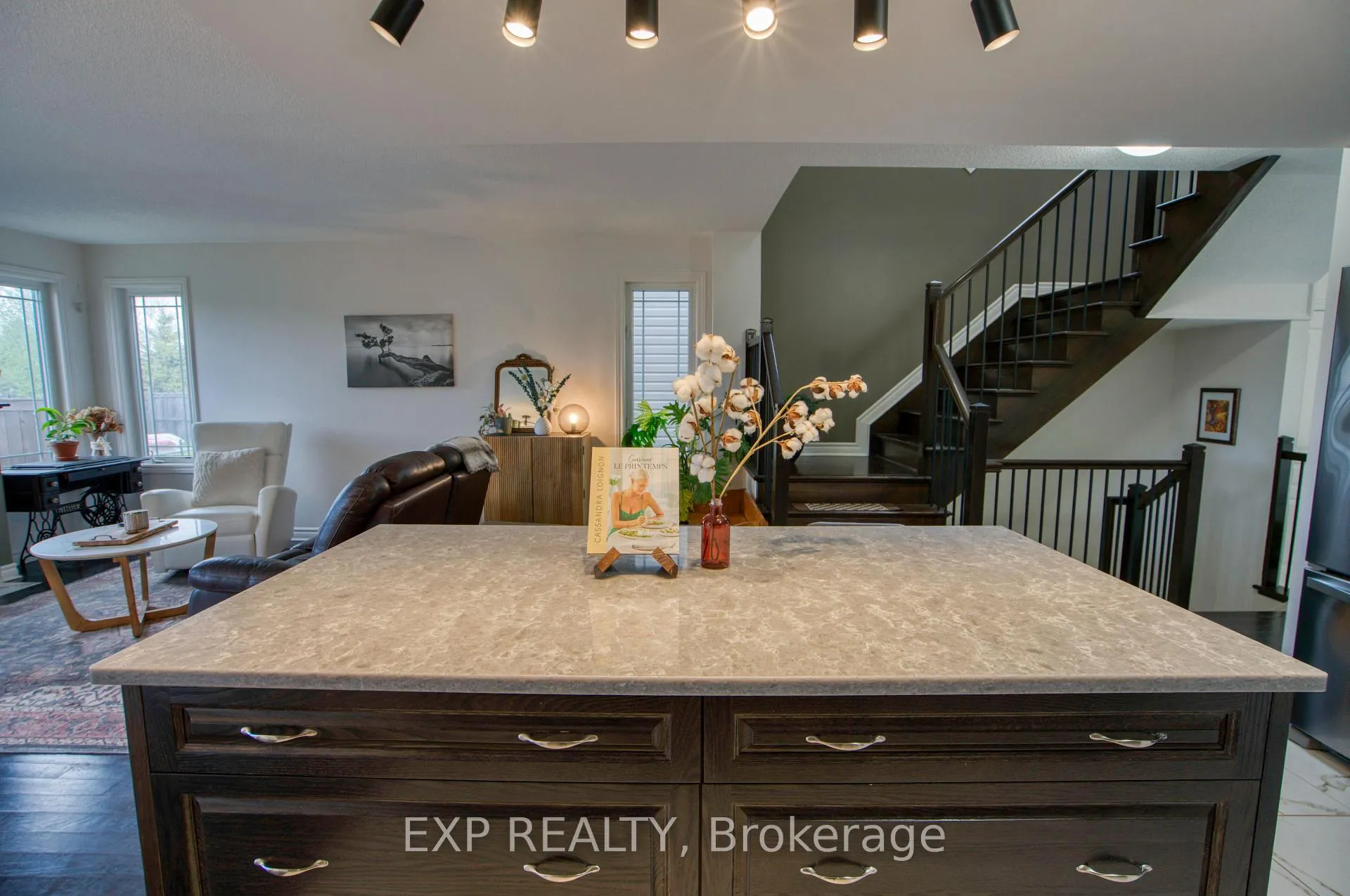 Photo 13 of 458 Barrick Hill Road, Ottawa, Kanata - Emerald Meadows/Trailwest — HOMEH