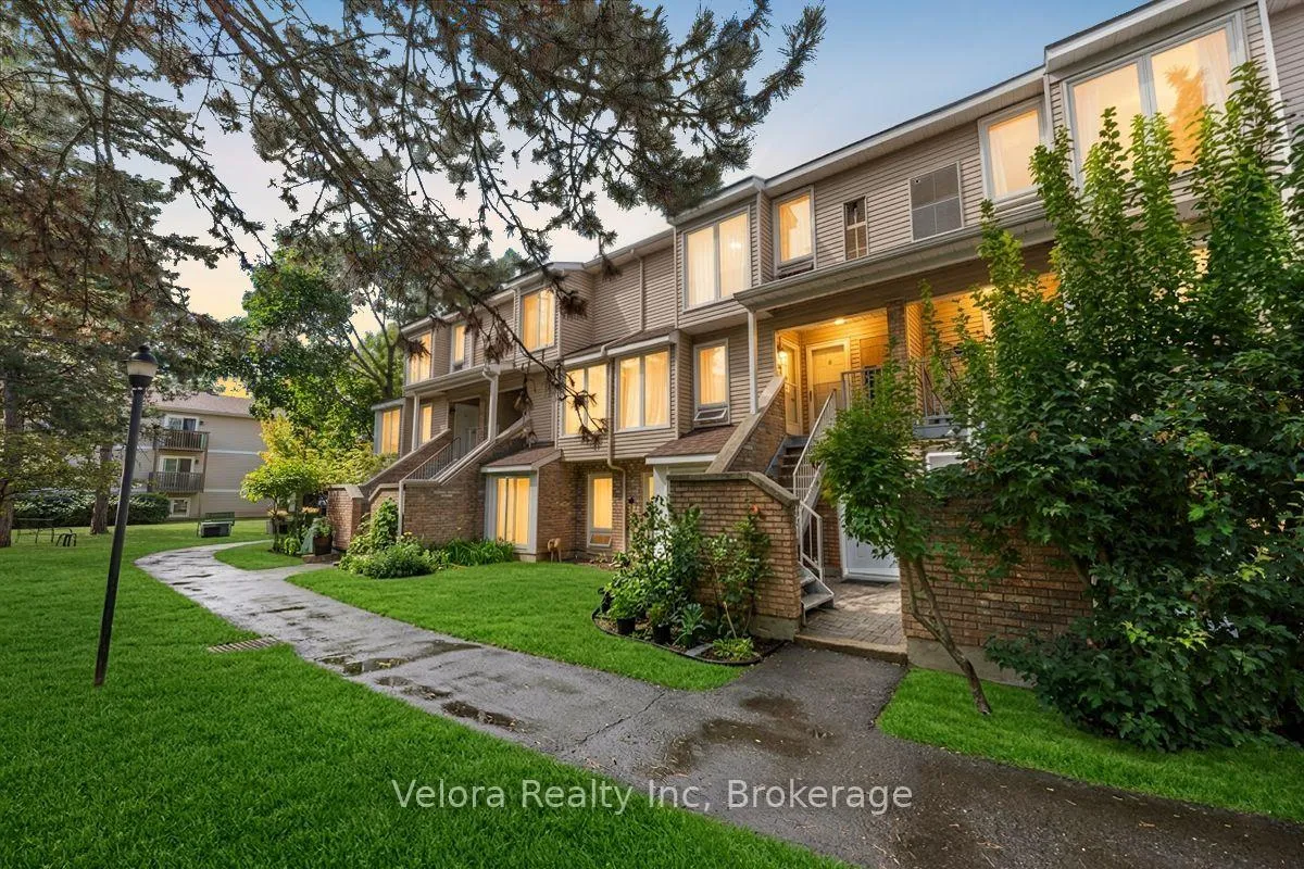 Photo 1 of 8A Shehyn Lane, Ottawa, Tanglewood — HOMEH