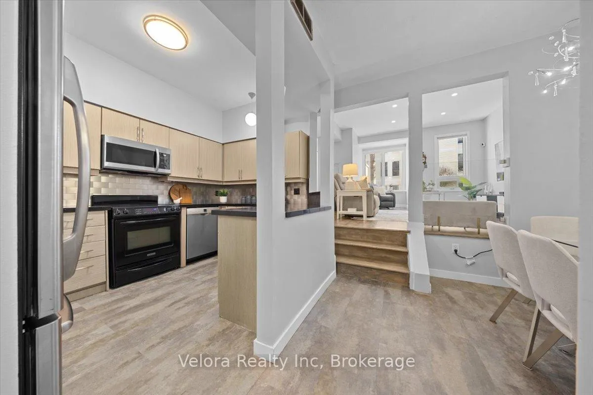Photo 11 of 8A Shehyn Lane, Ottawa, Tanglewood — HOMEH