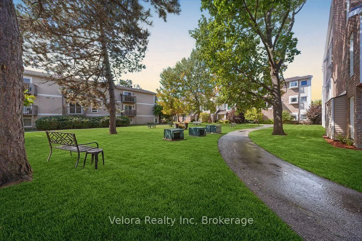 Photo 30 of 8A Shehyn Lane, Ottawa, Tanglewood — HOMEH