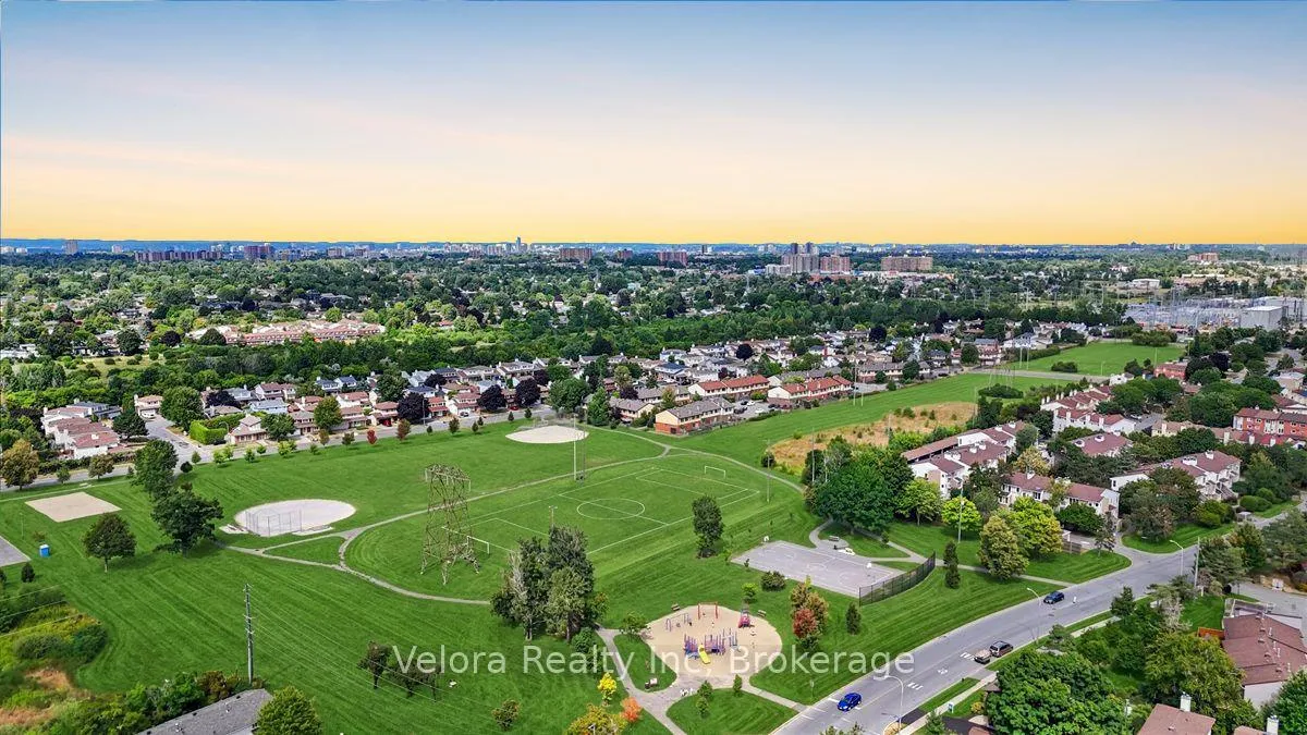 Photo 31 of 8A Shehyn Lane, Ottawa, Tanglewood — HOMEH