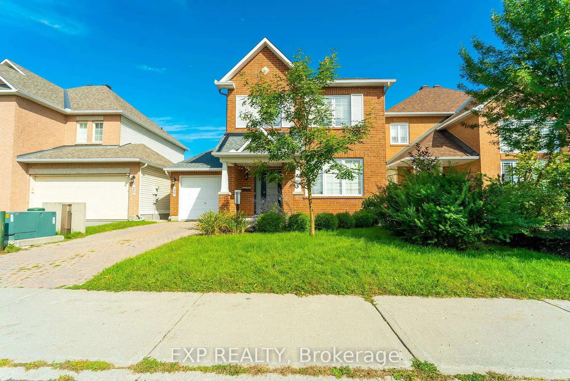 Photo 3 of 28 Chartwell Avenue, Ottawa, Craig Henry/Woodvale — HOMEH