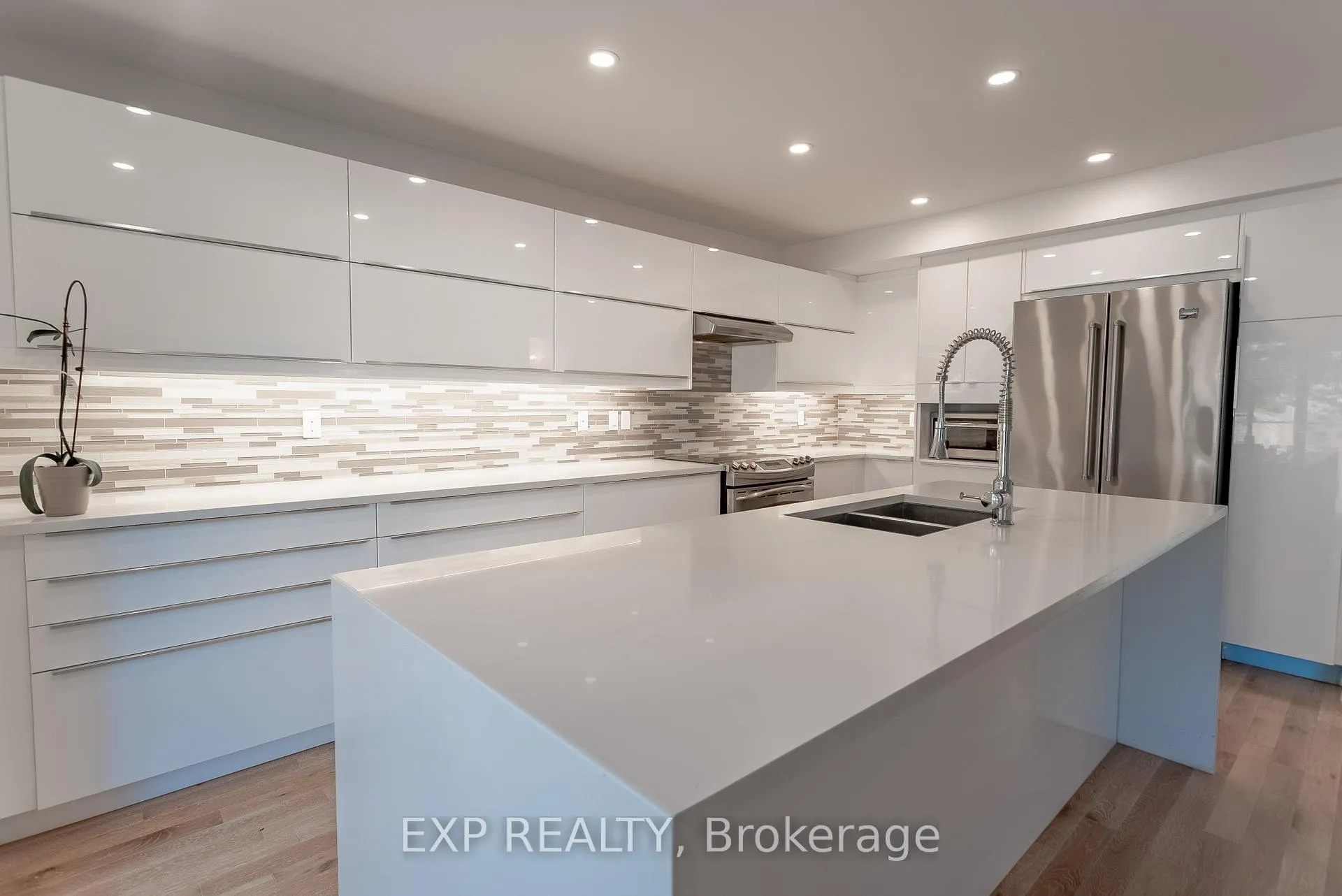 Photo 19 of 28 Chartwell Avenue, Ottawa, Craig Henry/Woodvale — HOMEH